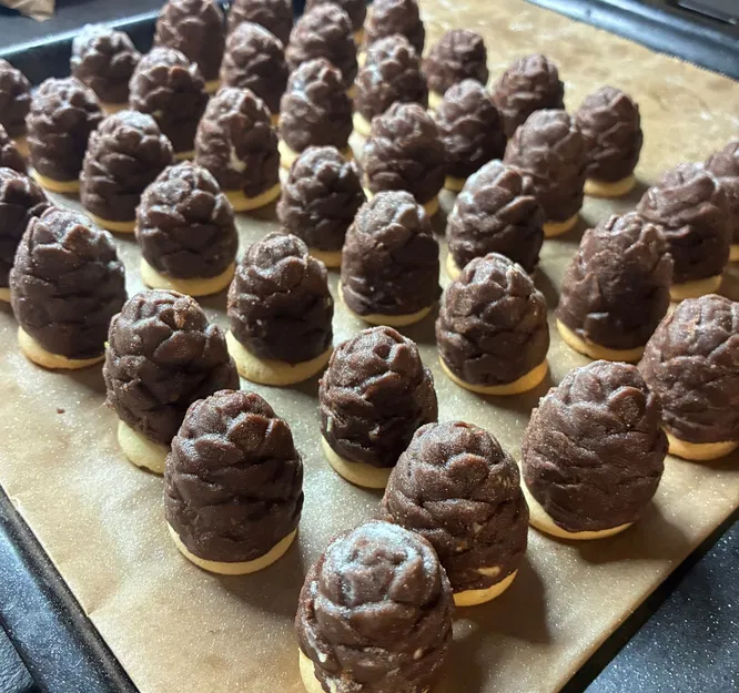 Khuôn mở đôi làm tổ ong (hình nón thông) – Cải tiến, côn, dễ lấy bánh - Image 1