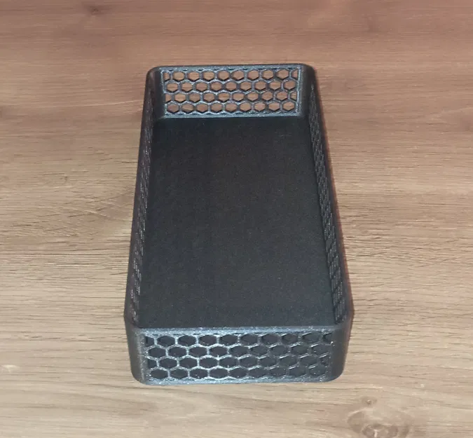 Hộp với các lỗ lục giác - Image 4