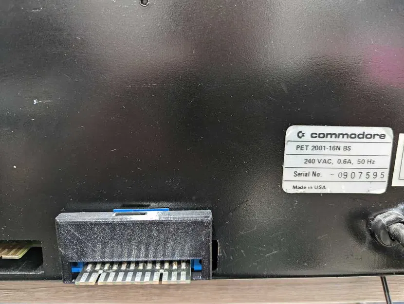 Vỏ PETDisk MAX v 2.0 - Đầu đọc thẻ SD Commodore PET - Image 7