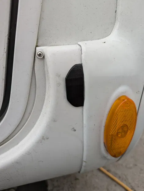 Nắp Che Ốc Sau Xe Benimar - Image 1