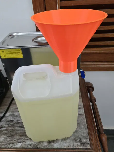 Phễu cho bình nhựa 5 lít - Image 2