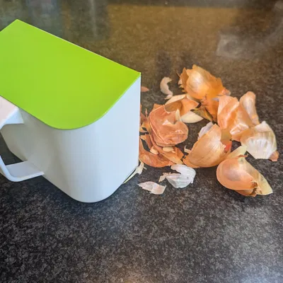 Hũ đựng rác vụn nhà bếp - Dụng cụ cạo sạch mặt bàn