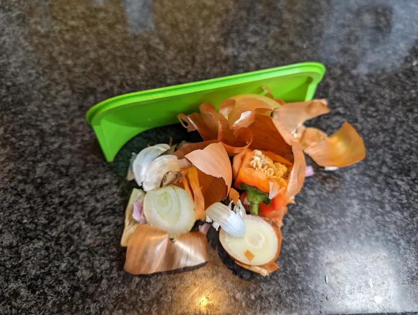 Hũ đựng rác vụn nhà bếp - Dụng cụ cạo sạch mặt bàn - Image 3