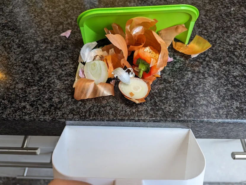 Hũ đựng rác vụn nhà bếp - Dụng cụ cạo sạch mặt bàn - Image 4