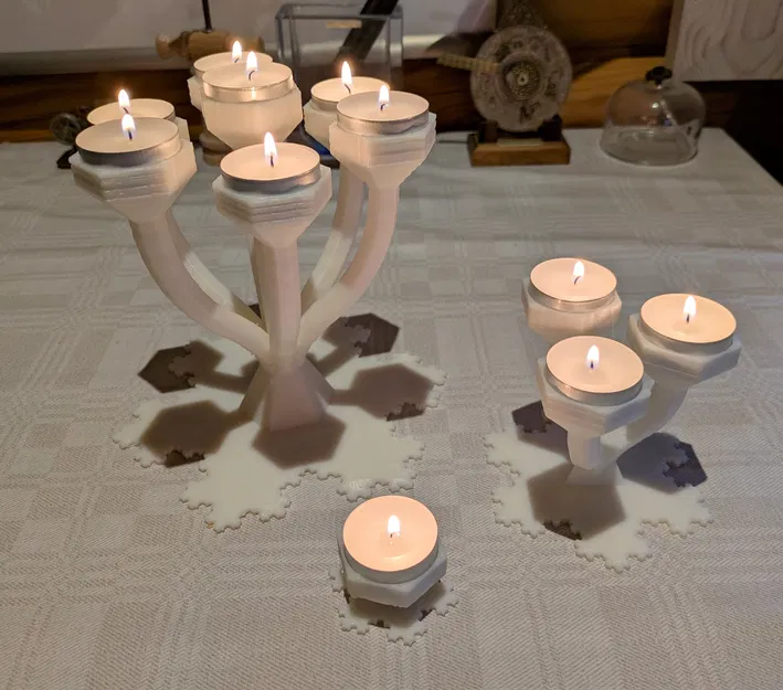 Chân Nến Bông Tuyết Koch - Image 1