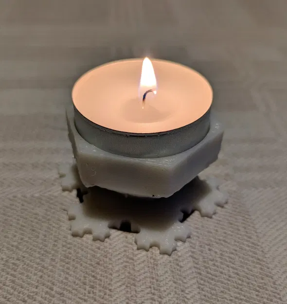 Chân Nến Bông Tuyết Koch - Image 2