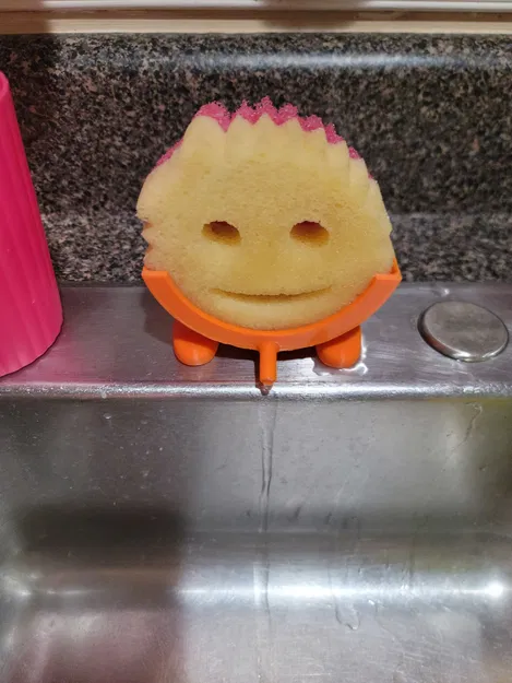 Giá Đỡ Scrub Daddy Đang Tiểu Tiện - Image 2
