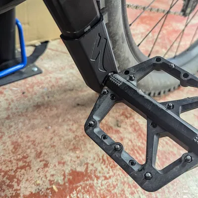 Chén bảo vệ giò đạp Specialized Levo Gen3 (Praxis)