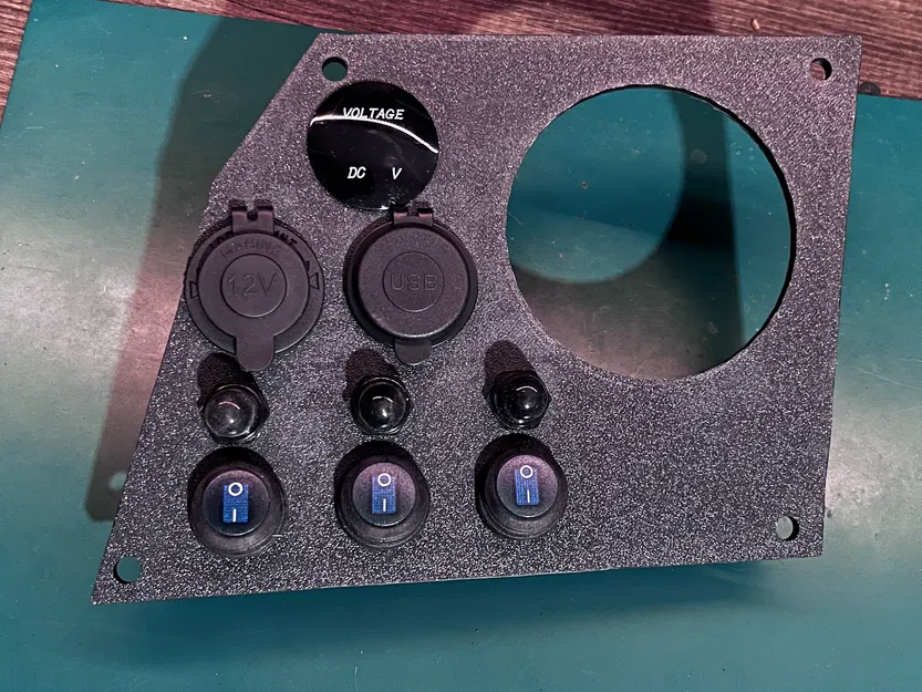 Bảng Điều Khiển Thuyền Có Lỗ Cắm Nút - Image 1