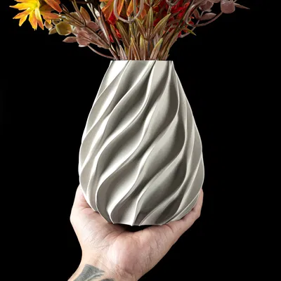 Bình Hoa Xoắn by MODERN MACHINE