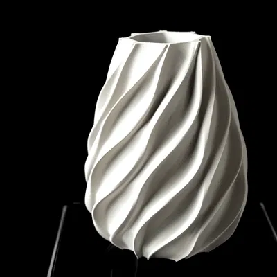 Bình Hoa Xoắn by MODERN MACHINE