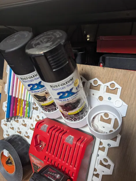 Giá Treo Bình Sơn Xịt GOEWS - Image 1