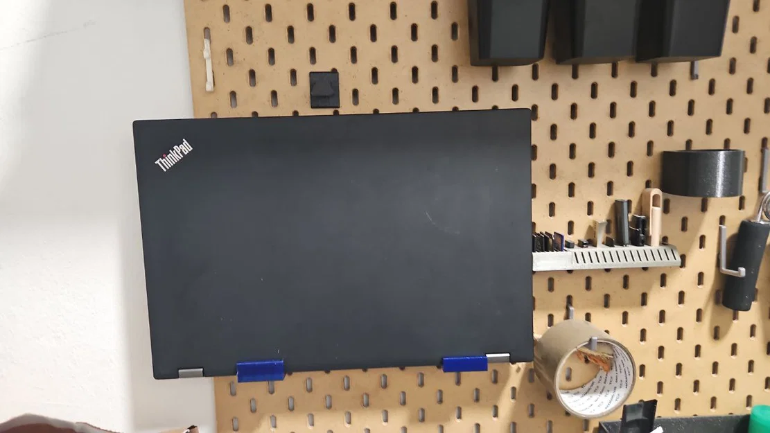 Kệ Gắn Thinkpad P52 Lên Bảng Skadis - Image 1
