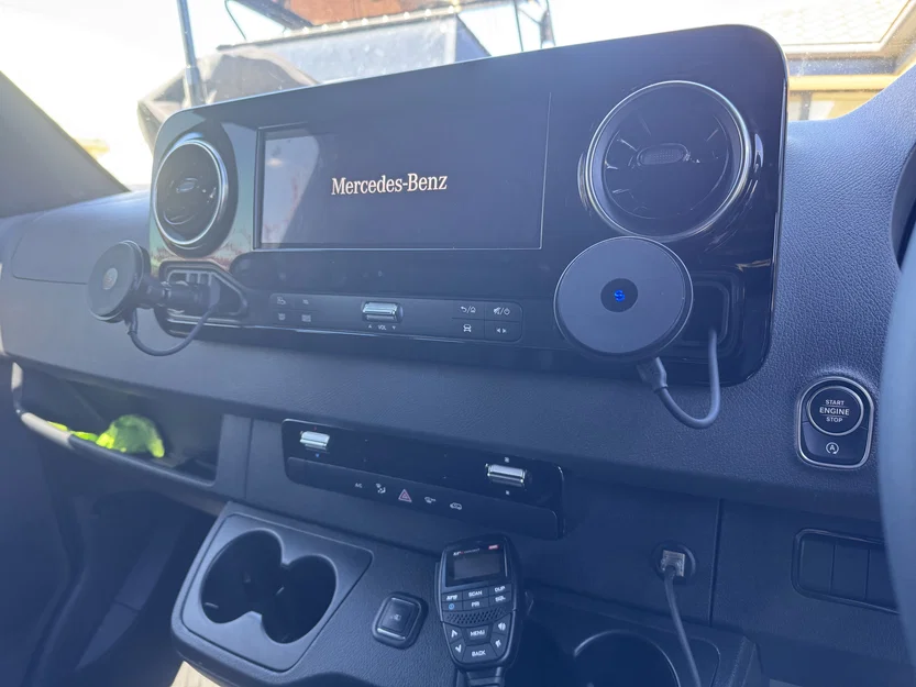 Chổ gắn sạc điện thoại cho Sprinter VS30 - Image 1