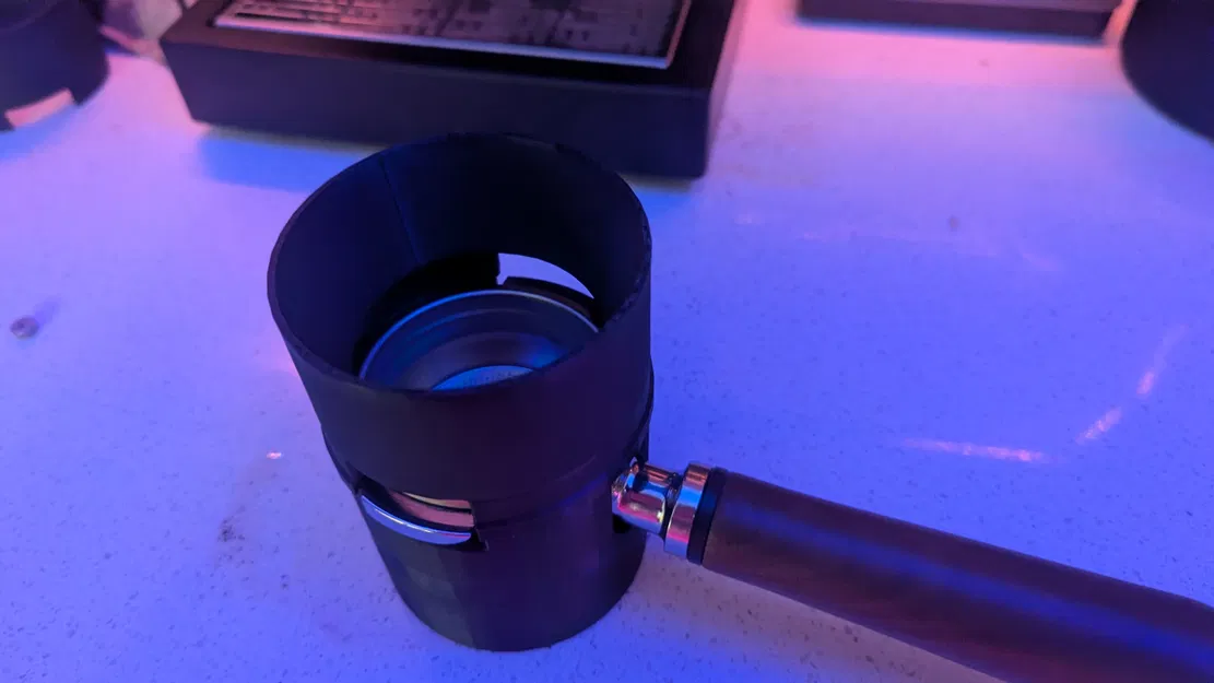 Trạm Giữ Tay Cầm và Phễu - Image 1