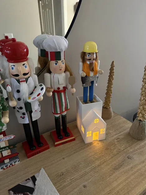 Nhà Bẻ Hạt Dẻ "Nutcracker House" - Image 4