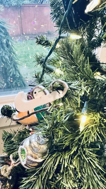 Mô Hình Chim Hoàng Yến Santa và Xe Trượt Tuyết Trang Trí - Image 4