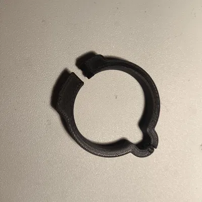 Kẹp giữ dây cáp cho chân bàn ADILS