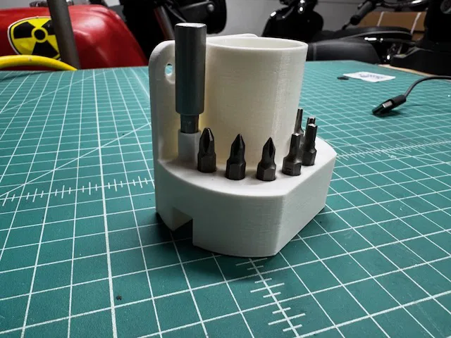 Đế Giữ Mũi Vít AmazonBasics Có Khay Đựng Nam Châm - Image 1