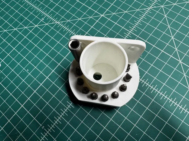 Đế Giữ Mũi Vít AmazonBasics Có Khay Đựng Nam Châm - Image 3