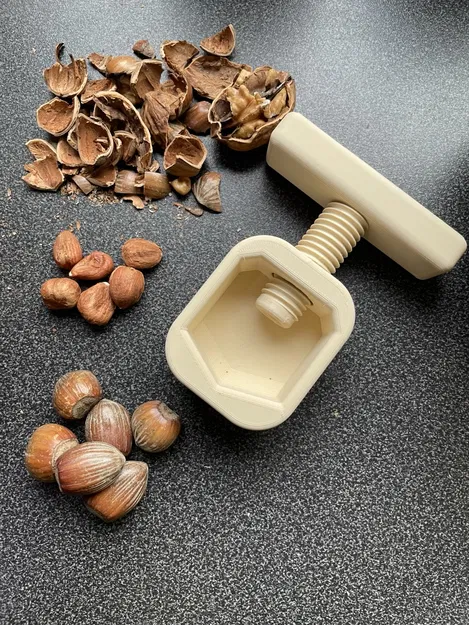 Kẹp hạt phỉ và các loại hạt khác. - Image 1