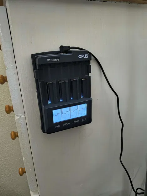 Móc Gắn Sạc Pin Opus BT-C3100 Lệnh - Image 1