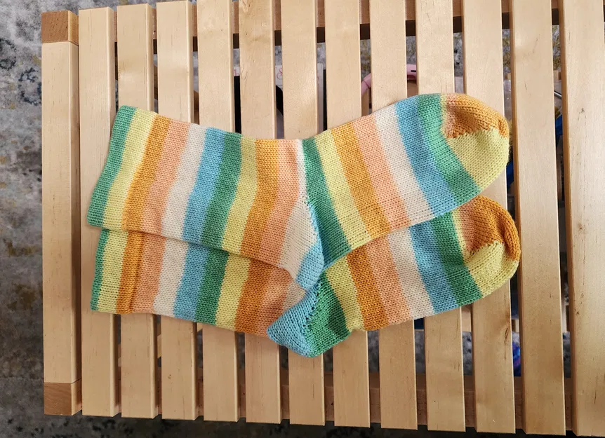 Máy đan tất tròn phiên bản 2.0 cho Mẹ và bạn! Có bàn lừa, kiểu Legare! - Image 3