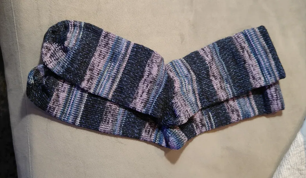 Máy đan tất tròn phiên bản 2.0 cho Mẹ và bạn! Có bàn lừa, kiểu Legare! - Image 12