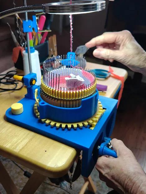 Máy đan tất tròn phiên bản 2.0 cho Mẹ và bạn! Có bàn lừa, kiểu Legare! - Image 16