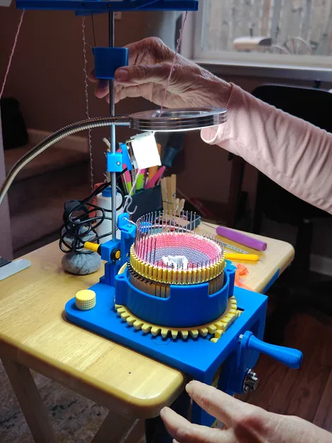 Máy đan tất tròn phiên bản 2.0 cho Mẹ và bạn! Có bàn lừa, kiểu Legare! - Image 24