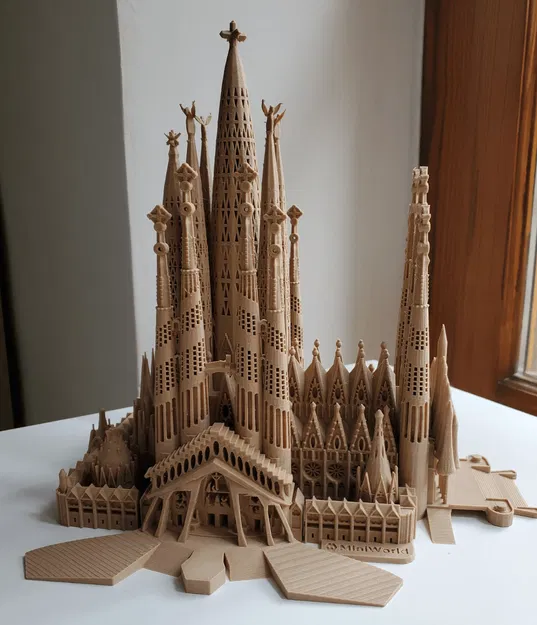Sagrada Familia - Barcelona, Tây Ban Nha - Image 1