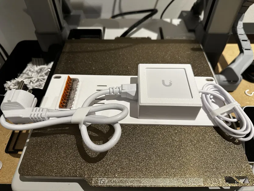 Giá đỡ nguồn UCG-Max gắn rack 10 inch - Image 1