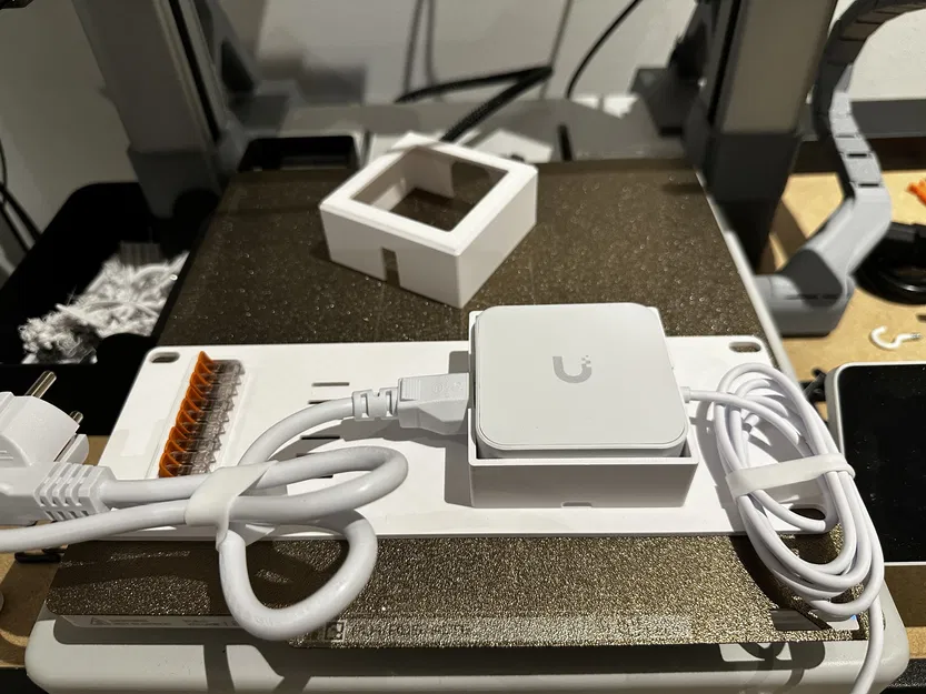 Giá đỡ nguồn UCG-Max gắn rack 10 inch - Image 2