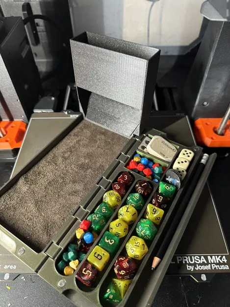 Tháp Xúc Xắc và Vỏ Bọc Hộp Xúc Xắc - Image 1