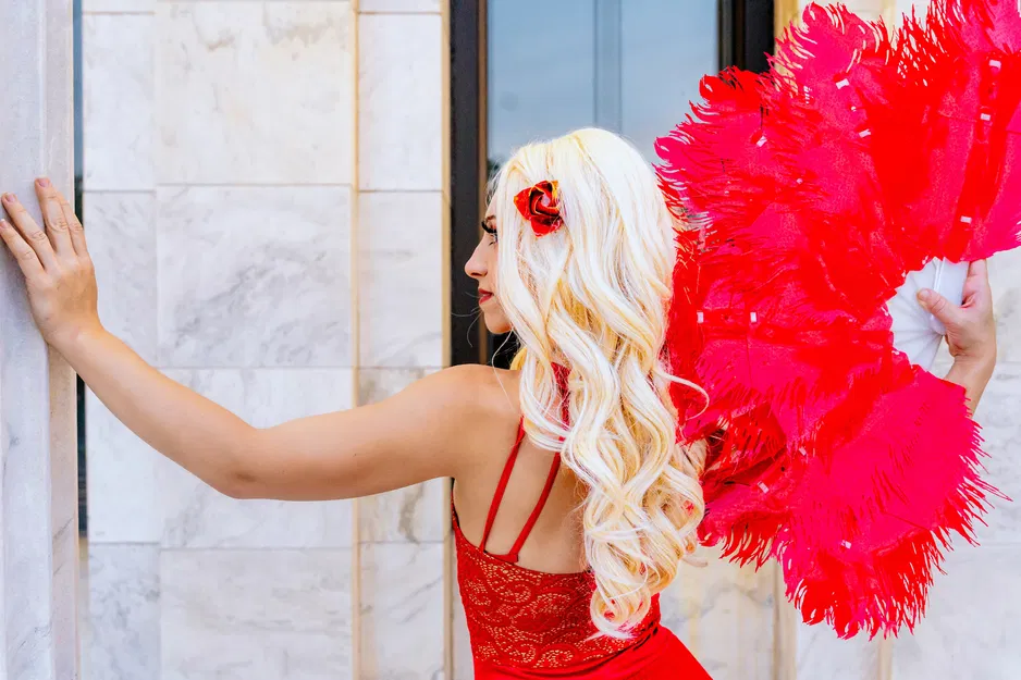 Quạt Biểu Diễn Xếp Gấp - In 3D Module với Lông Vũ TPU - Image 1