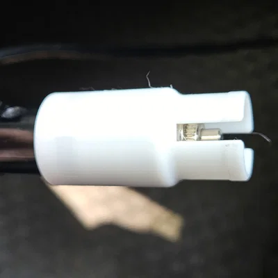 Vỏ bảo vệ và bộ chuyển đổi ổ cắm cho tẩu thuốc lá xe hơi