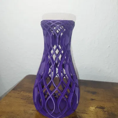 Lọ Hoa Rỗng và Lọ Hoa Đặc