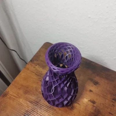 Lọ Hoa Rỗng và Lọ Hoa Đặc