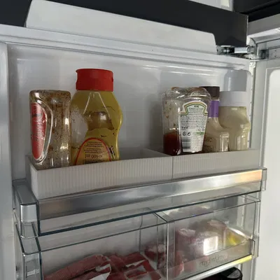 Khung Giữ Chai Cửa Tủ Lạnh Siemens