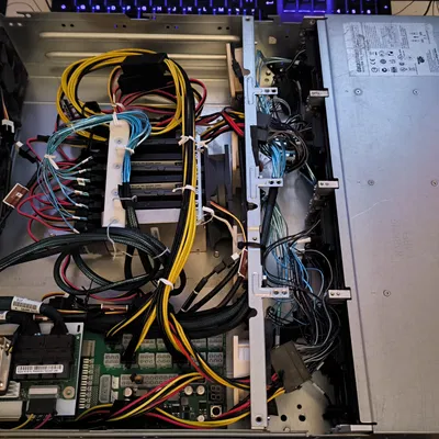 Giá đỡ quạt 40mm cho Adaptec AEC 82885T