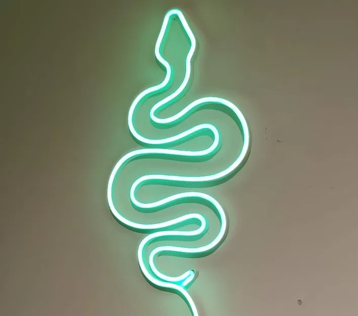 Tranh Rắn Treo Tường LED - Image 1