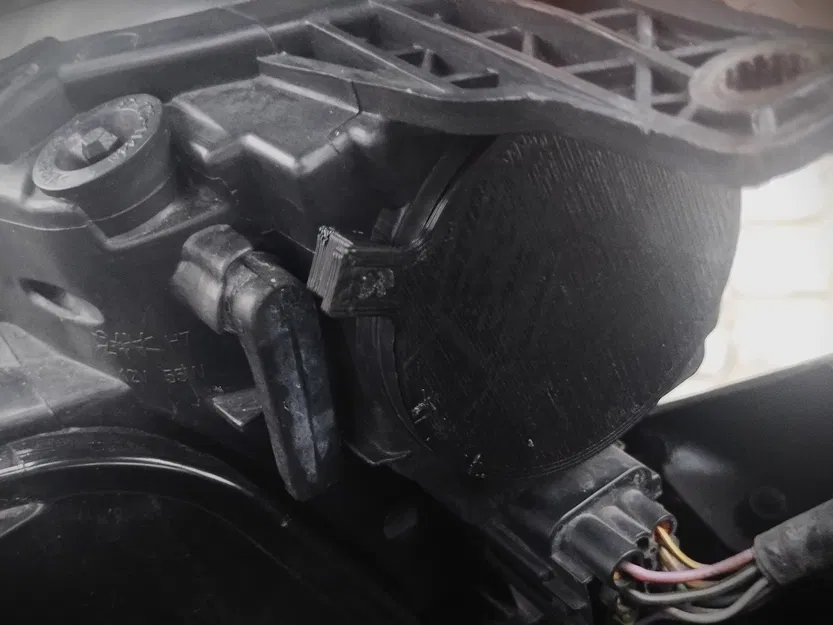 Chụp đèn pha cho Volvo - Image 2