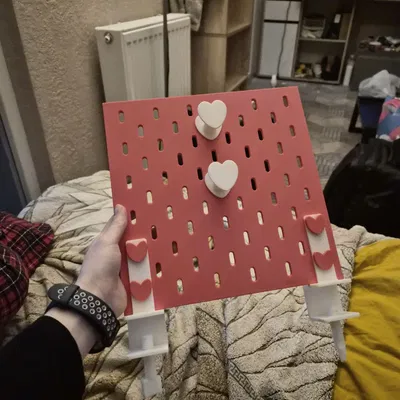 Bảng SKADIS đính trái tim