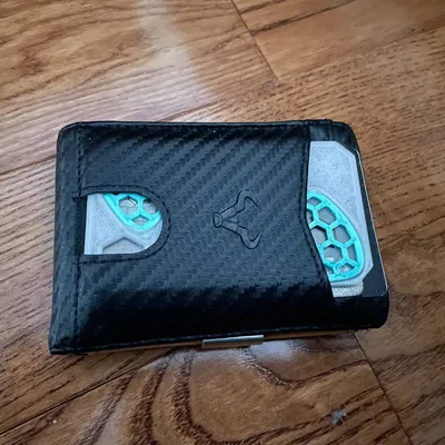 Chỗ Cất Tấm Gảy Guitar và Thẻ Tín Dụng