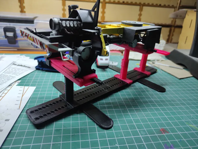 Chân đế giữ đồ cho người thợ làm mô hình - Image 2