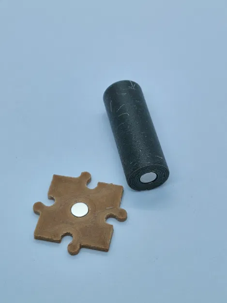 Quarto Phiên Bản Nam Châm - Image 3