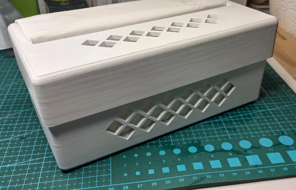 Hộp Đựng Giấy Ăn Kiểu Gấp - Image 1