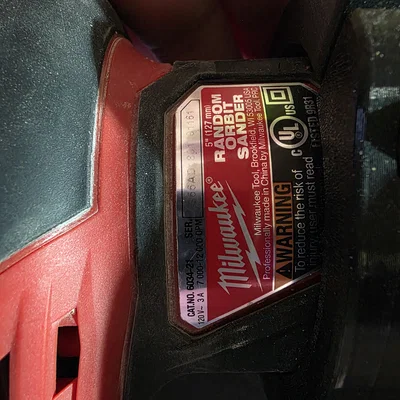 Dụng cụ dẫn hướng góc 90 độ cho máy chà nhám quỹ đạo Milwaukee