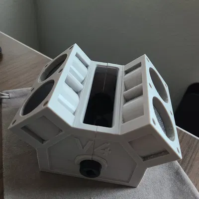 Động cơ V4 có lỗ nhìn xuyên