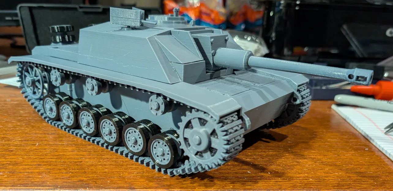Mô hình StuG III Tỉ lệ 1/20 - Image 1